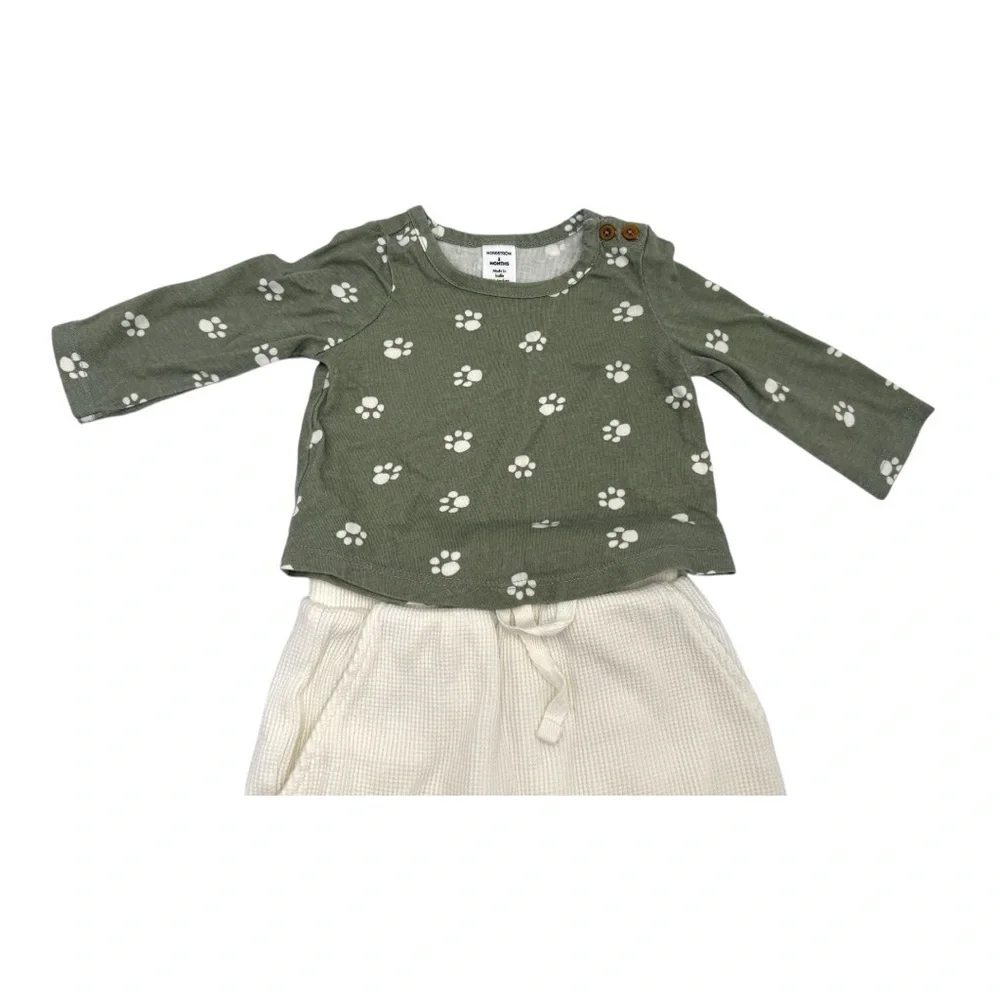 Nordstrom Green Paw Print Baby Neutral Top and Cream Pants Matching Set